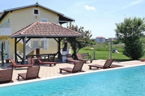 Apartments Lug 2, new and comfortable with pool